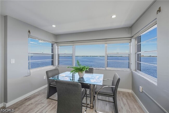 Building Photo - 1900 Clifford St