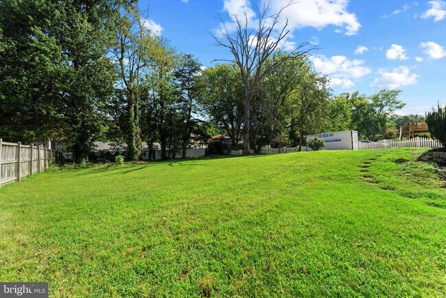 Building Photo - 11700 Chantilly Ln