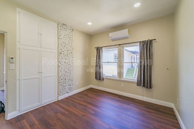 Building Photo - 3345 Columbia St