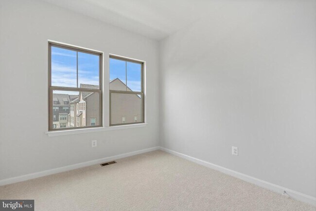 Building Photo - 12606 BRANCH HOLLOW Ln