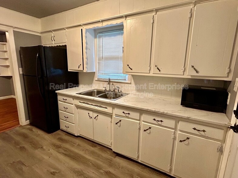 Building Photo - 3044 NW 28th St