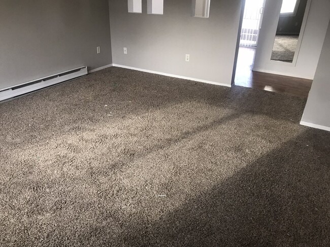 Building Photo - 440 22nd St E