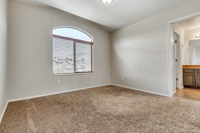 Building Photo - 1781 N Belvedere Way