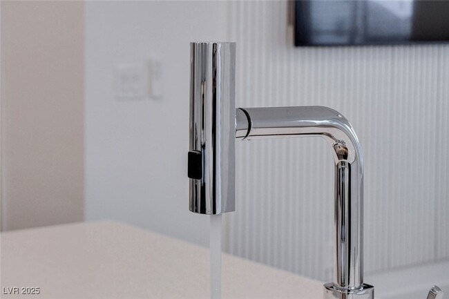 Building Photo - 237 Callen Falls Ave