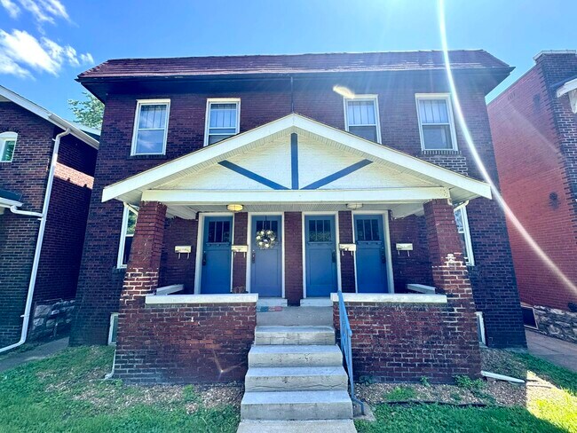 Building Photo - 5120-5122 Goethe Ave