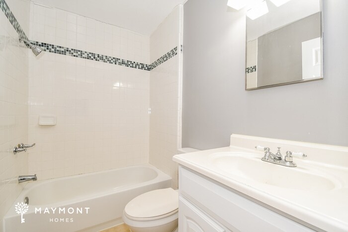 Building Photo - 1024 Del Monaco Ave