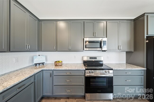 Building Photo - 11507 Vly Oaks Ln