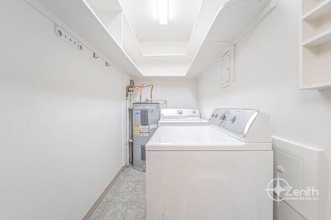 Building Photo - 2502 Fairmount Ave