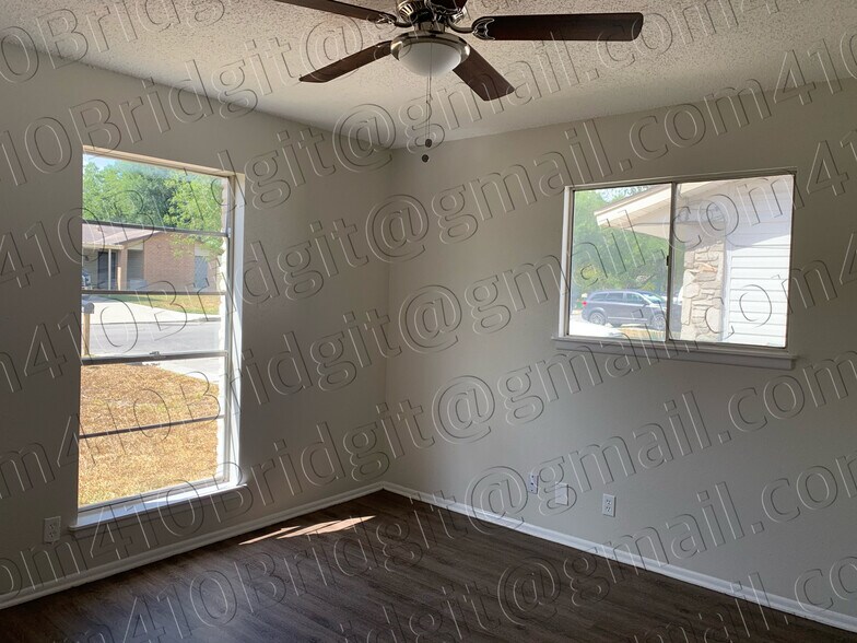 Building Photo - 410 Bridgit Dr