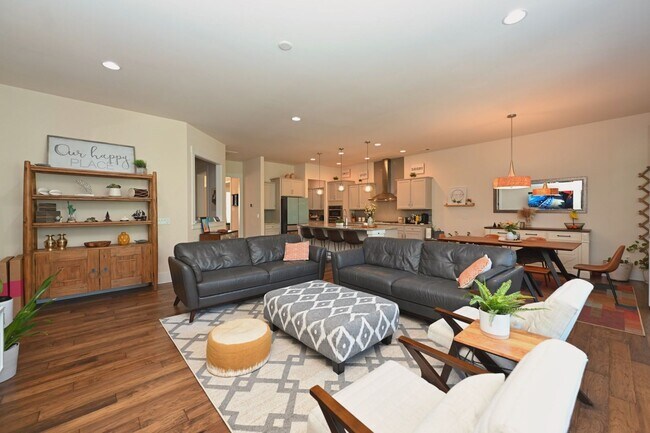 Building Photo - **EXECUTIVE HOME IN WILLIAMSON COUNTY WITH...