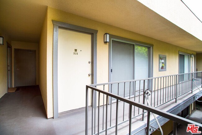 Building Photo - 2311 4th St