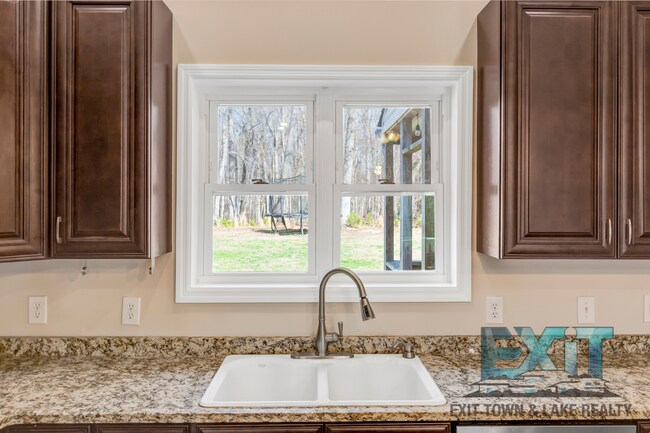 Building Photo - 3BR Home in Colleen’s Cove with Boat Slip