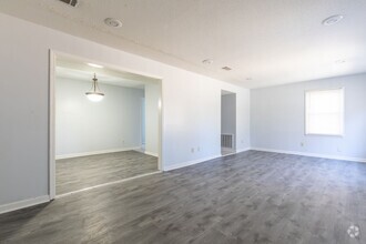 Building Photo - 3 bed 2.5 bsth