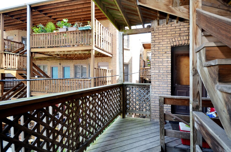PORCH - 1414 W Wilson Ave