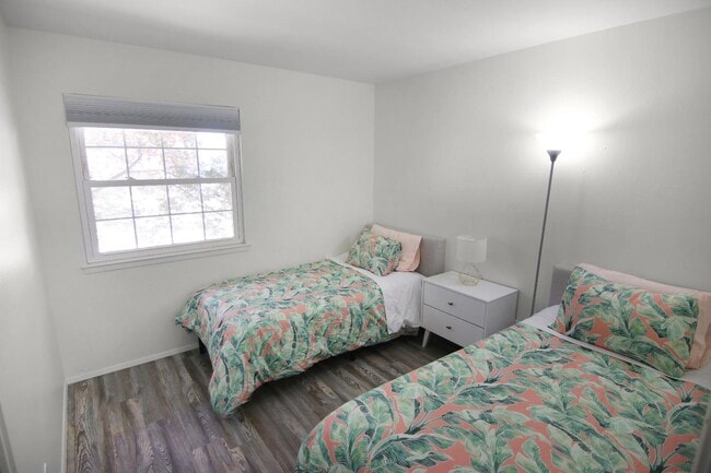 Building Photo - 6946 Pampas Way