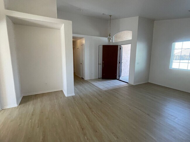 Building Photo - Adelanto Home-3 Bedrooms,2 Bathrooms, Laminate Floors, Indoor Laundry Room, Large Back Yard