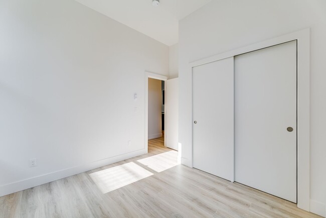 Building Photo - 1414 20th Ave