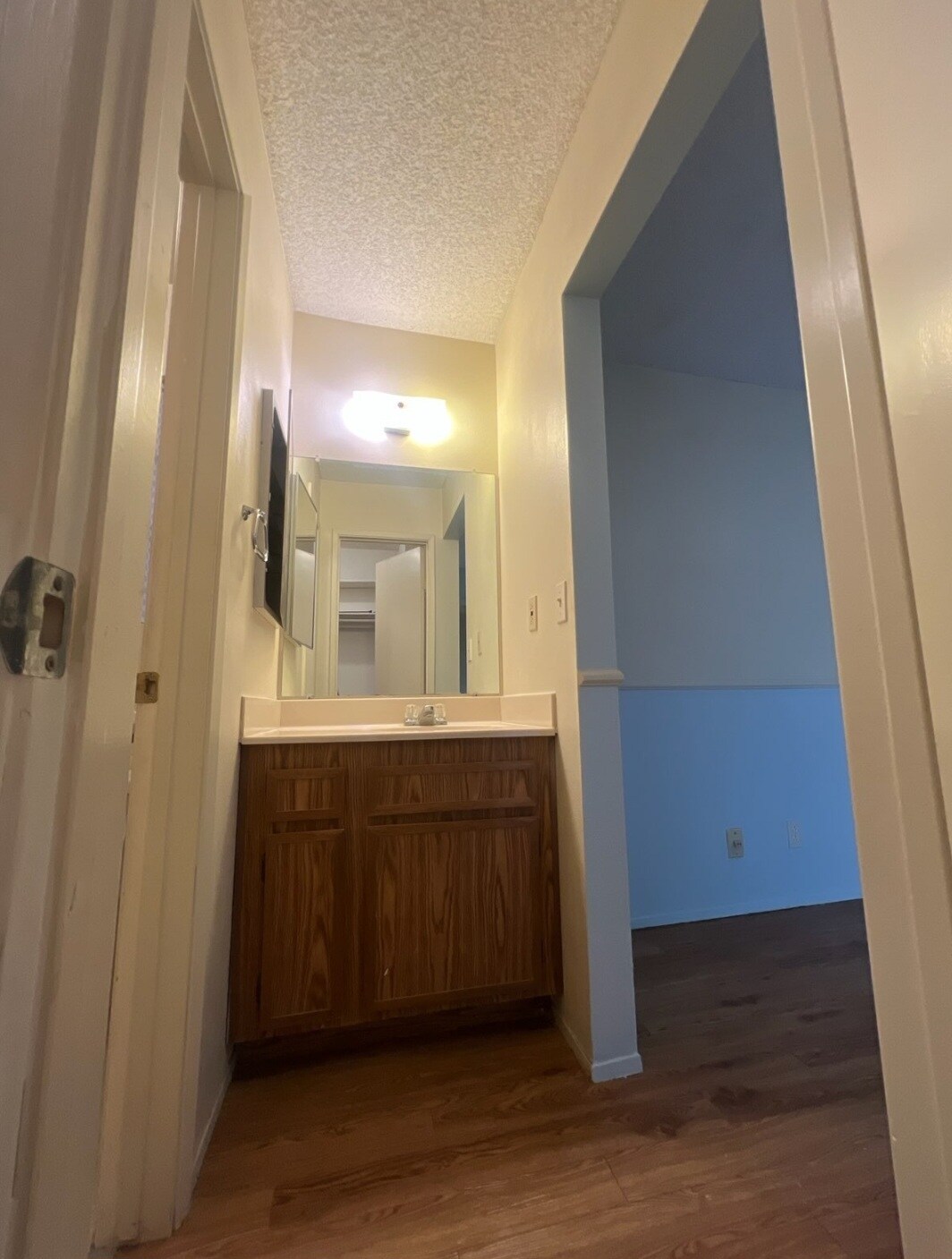 Bath 2 - 497 San Dimas St