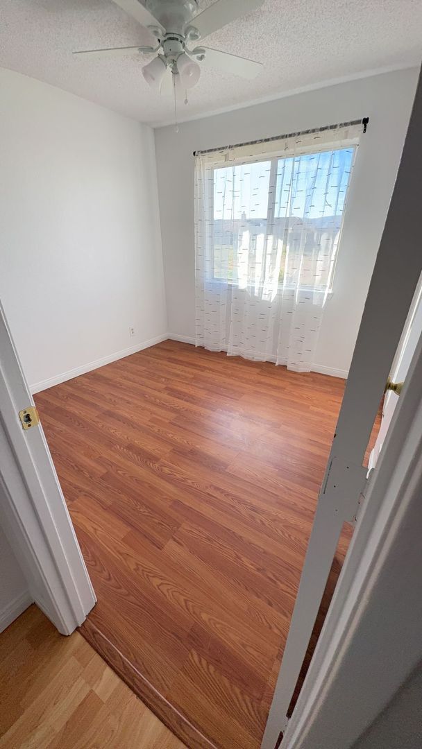 Building Photo - 3 BEDROOM APPLE VALLEY HOME