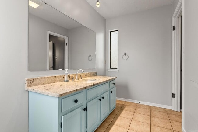 Building Photo - 102 Windwood Ln