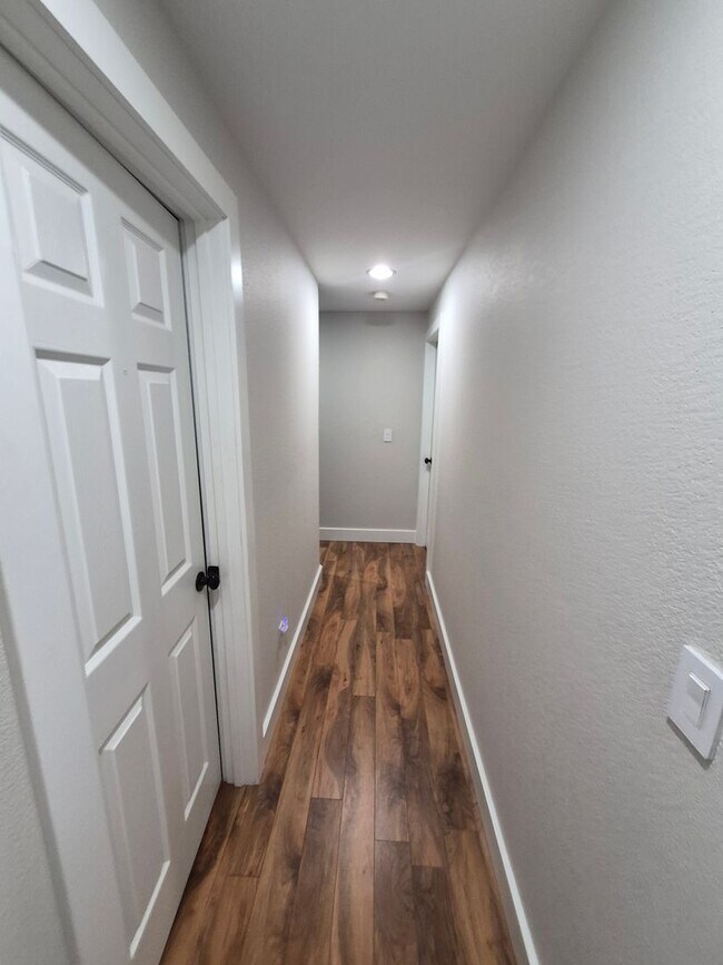 Building Photo - 3BR/2BA Retreat in Tollgate development - Sisters