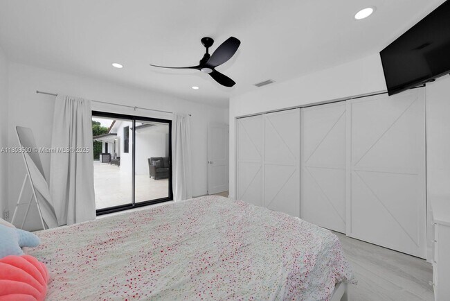 Building Photo - 6860 SW 99th Terrace