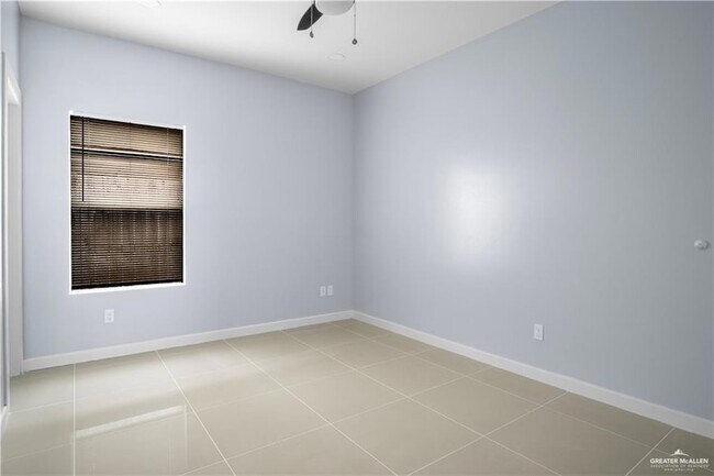 Building Photo - 2013 Stardust Ln