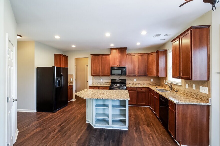 Building Photo - 1201 Loowit Falls Ct