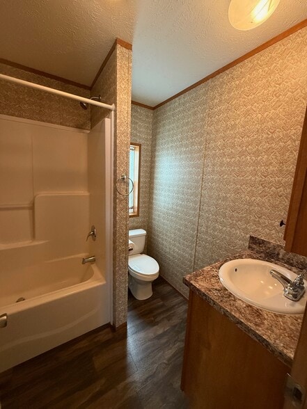 Building Photo - 518 S English Creek Rd