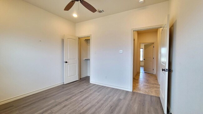 Building Photo - 5234 Kemper St