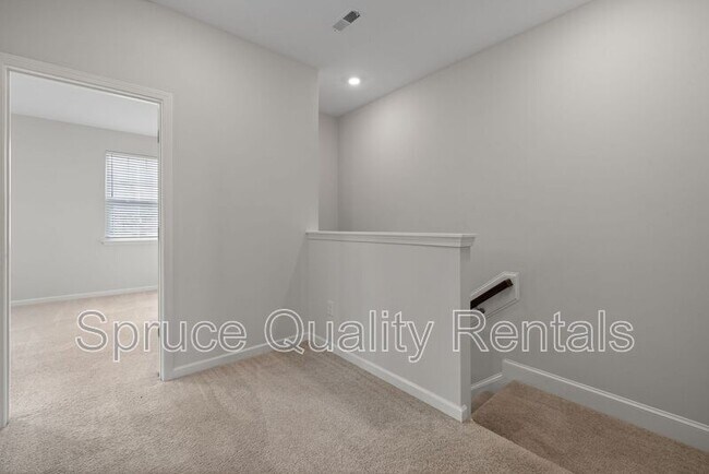 Building Photo - 1268 Commack Dr