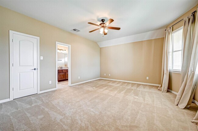 Building Photo - 2914 Cotswold Lane
