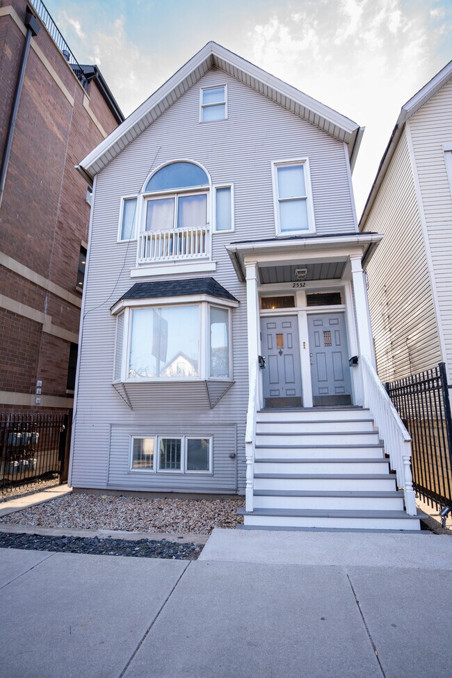 Building Photo - 2532 N Ashland Ave