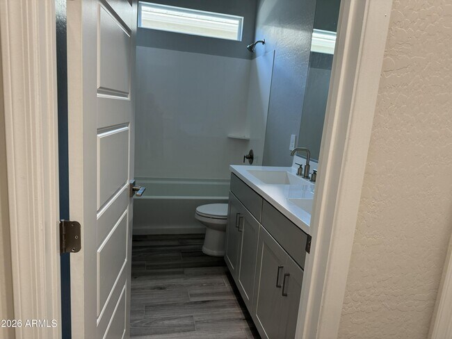 Building Photo - 10212 W Alex Ave