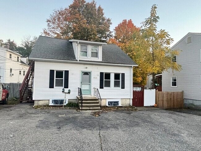 Primary Photo - 926 Waverly St