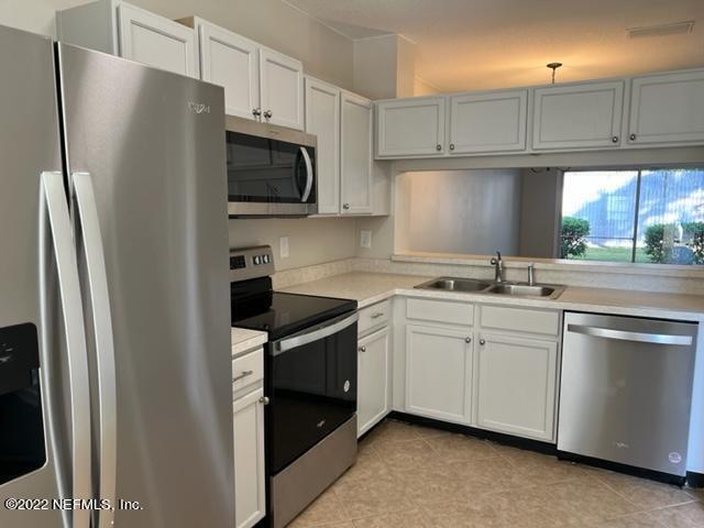 Building Photo - 12311 Kensington Lakes Dr