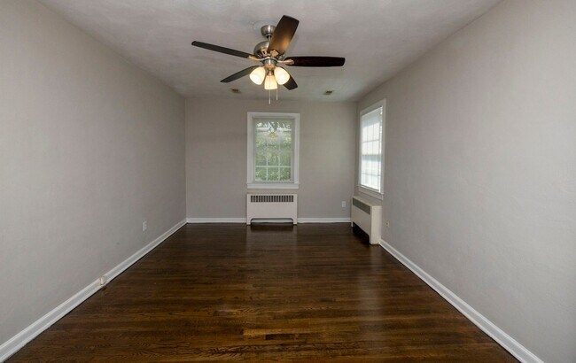 Building Photo - 3 Bedroom in Hampton Available Now!!