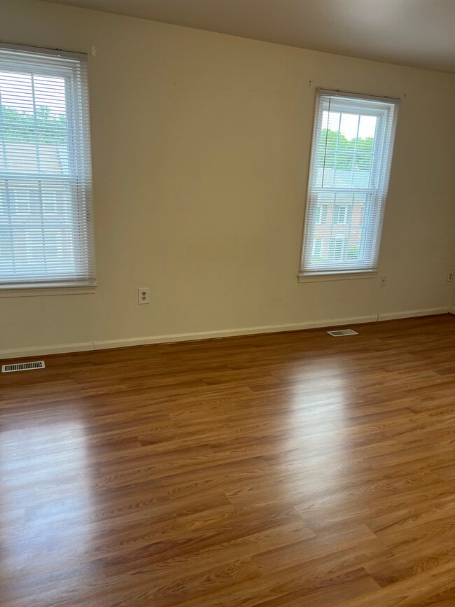 Building Photo - 10444 Malone Ct