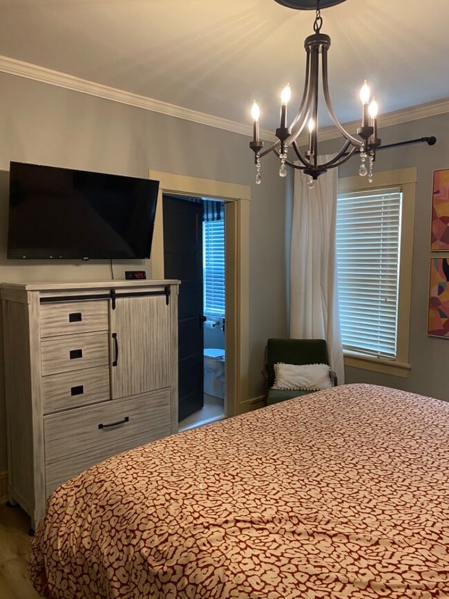 Building Photo - 322 N New Madrid St