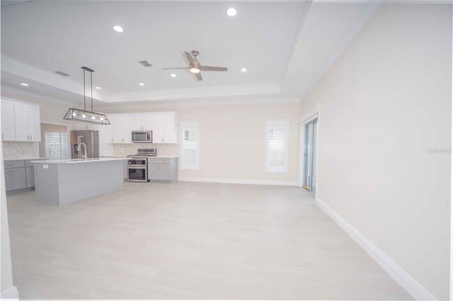 Building Photo - 4995 NE 125th Lp