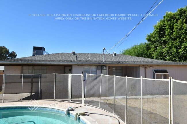 Building Photo - 2307 W Freeway Ln