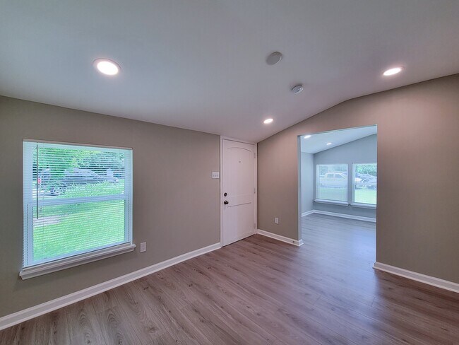 Building Photo - 1107 Roosevelt