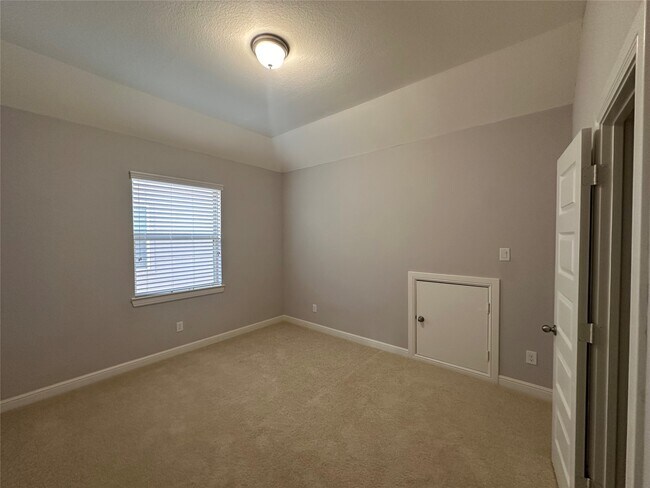 Building Photo - 2406 Trocadero Ln