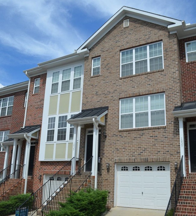 Primary Photo - Gorgeous townhome in Cary Park