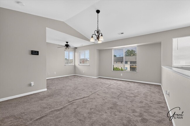Building Photo - $1295 2 bedroom upper condo