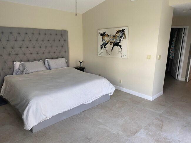 Building Photo - 2579 La Lique Cir