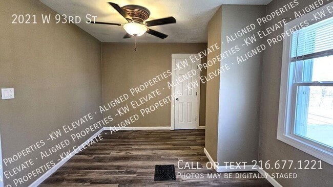 Building Photo - 2021 W 93rd St