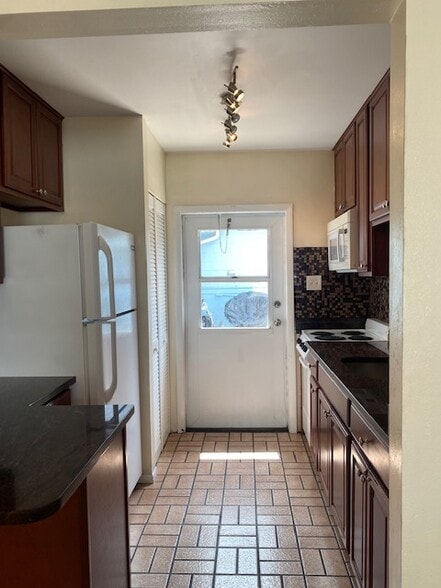 Building Photo - 4809 46th Ave N