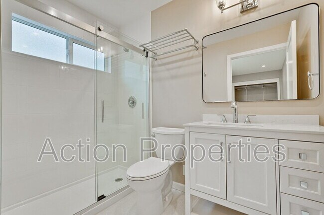 Building Photo - 368 Camille Ct
