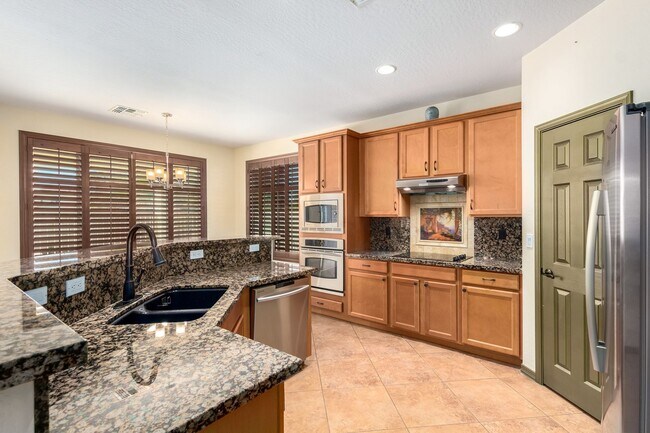 Building Photo - Private pool in highly sought after Goodye...